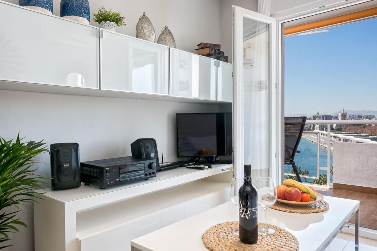 Susana Beach Apartment In Malaga By Solaga Holiday Homes Exterior photo